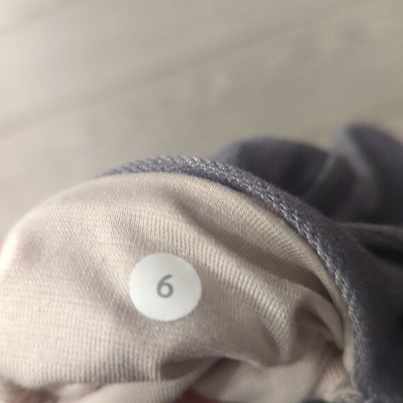 Women Lululemon Heather Gray Align Leggings - Size 6 Great Condition - Picture 5 of 5